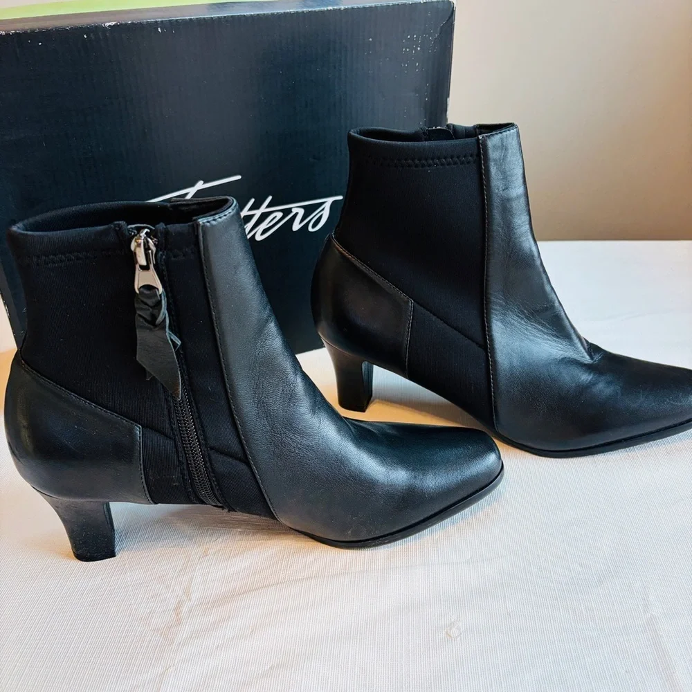 Trotters Black Leather Ankle Booties with Side Zip Detail